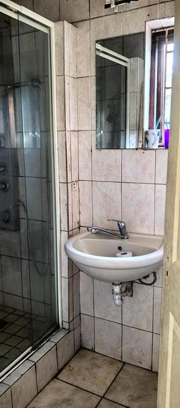 2 Bedroom Property for Sale in Kwanonqaba Western Cape